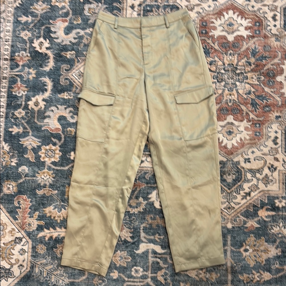 Women's Cargo High-Waist Trousers in Olive Green